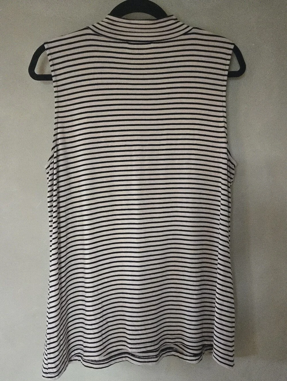 Cable & Gauge | Striped Sleeveless Mock Neck Top in Beige and Black, Size XL - Picture 3 of 7